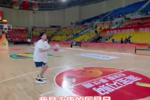 我承認！兄弟你的顏值我也得退避三舍